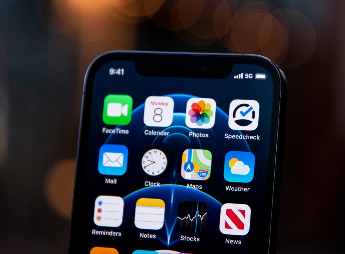 赣榆苹果手机维修分享为什么 iPhone 12 在冬季会自动关机 